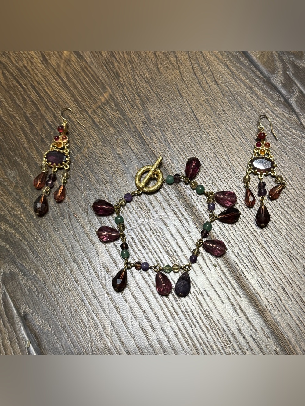 Gold-Tone Purple Gem Teardrop Bracelet and cha cha Earring Set
